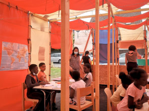 Activités dans la cabane ressource
